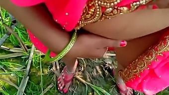 Bhabhi和lalita Singh在丛林里的户外冒险