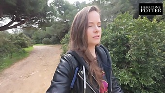 克罗地亚普拉的巡回演出,为更成熟的观众提供服务